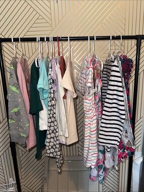 Girls 4-5T Clothing Bundle Mixes Brands